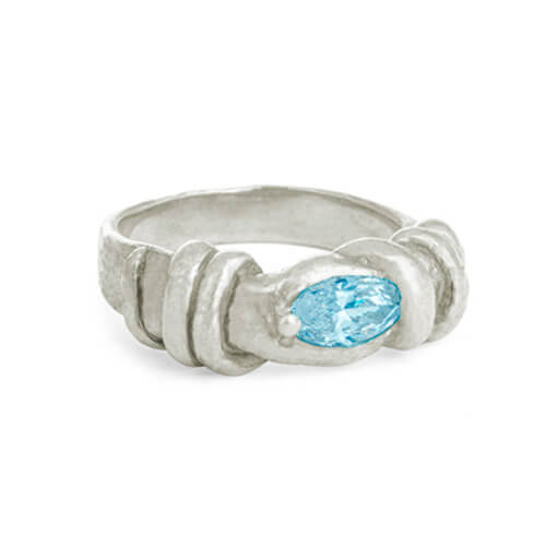 Hoya Ring with Stone • Sterling Silver