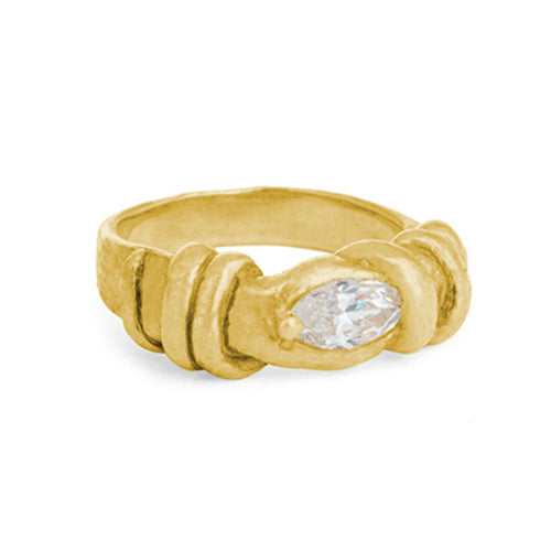 Hoya Ring with Stone • 18k Yellow Gold